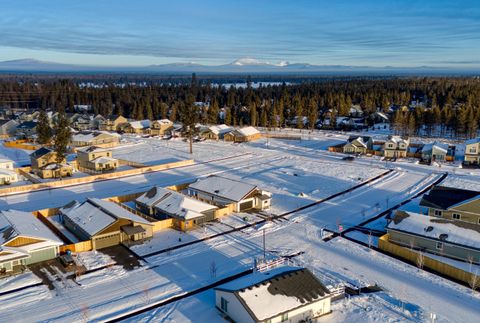 Tiny photo for 51779 Morning Pine Drive #134, La Pine, OR 97739 (MLS # 220195955)