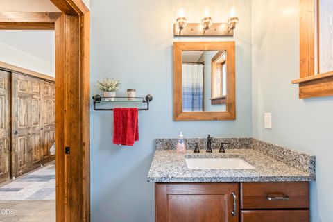 Tiny photo for 16101 Park Drive, La Pine, OR 97739 (MLS # 220222868)