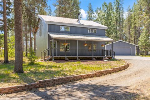 Photo of 16101 Park Drive, La Pine, OR 97739 (MLS # 220222868)