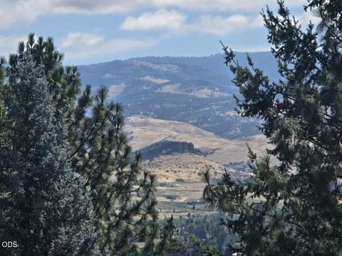 Tiny photo for 590 Taylor Street, Ashland, OR 97520 (MLS # 220223937)