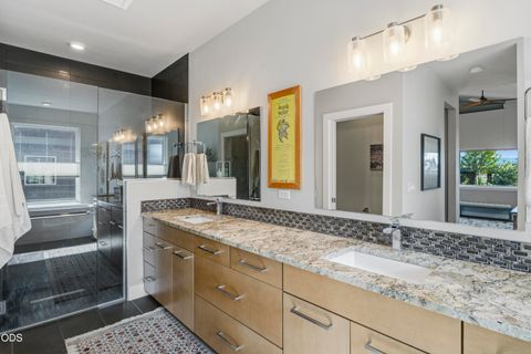 Tiny photo for 471 E Diamond Peak Avenue, Sisters, OR 97759 (MLS # 220223209)