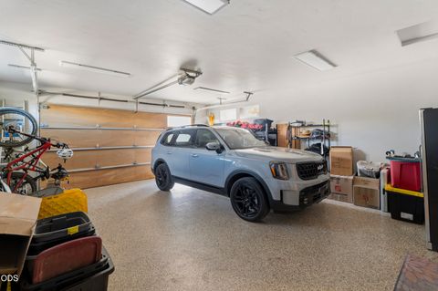 Tiny photo for 471 E Diamond Peak Avenue, Sisters, OR 97759 (MLS # 220223209)