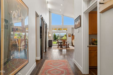 Tiny photo for 471 E Diamond Peak Avenue, Sisters, OR 97759 (MLS # 220223209)