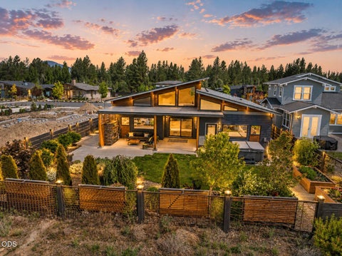 Tiny photo for 471 E Diamond Peak Avenue, Sisters, OR 97759 (MLS # 220223209)