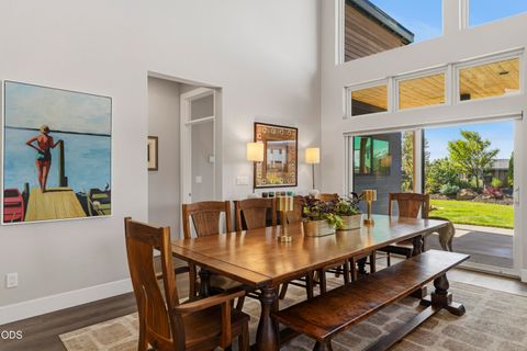 Tiny photo for 471 E Diamond Peak Avenue, Sisters, OR 97759 (MLS # 220223209)