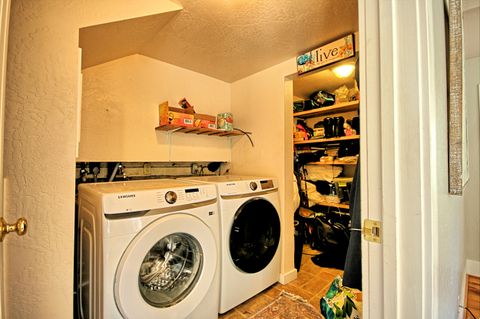 Tiny photo for 5355 Coleman Creek Road, Medford, OR 97501 (MLS # 220217158)