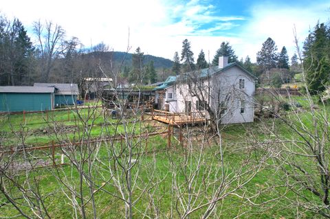 Tiny photo for 5355 Coleman Creek Road, Medford, OR 97501 (MLS # 220217158)