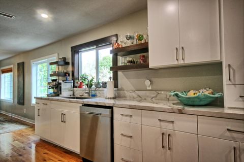 Tiny photo for 5355 Coleman Creek Road, Medford, OR 97501 (MLS # 220217158)