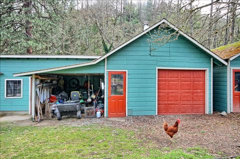 Tiny photo for 5355 Coleman Creek Road, Medford, OR 97501 (MLS # 220217158)