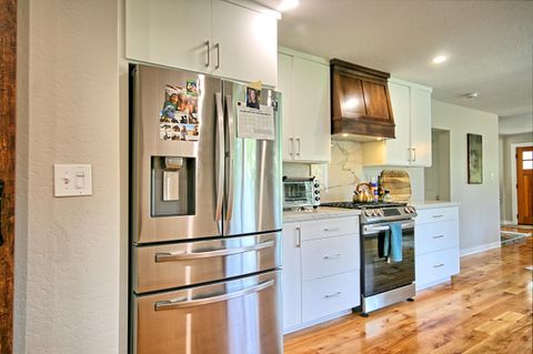 Tiny photo for 5355 Coleman Creek Road, Medford, OR 97501 (MLS # 220217158)