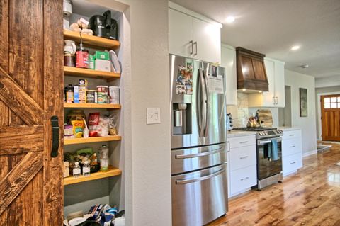 Tiny photo for 5355 Coleman Creek Road, Medford, OR 97501 (MLS # 220217158)