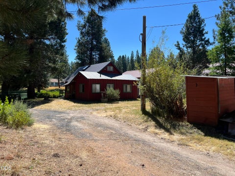 Tiny photo for 46929 Glendale Street, Chiloquin, OR 97624 (MLS # 220226854)
