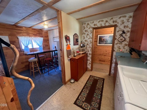 Tiny photo for 46929 Glendale Street, Chiloquin, OR 97624 (MLS # 220226854)