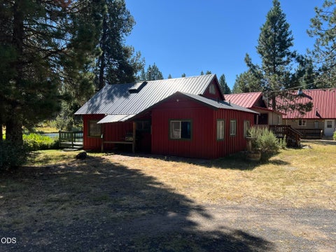 Tiny photo for 46929 Glendale Street, Chiloquin, OR 97624 (MLS # 220226854)
