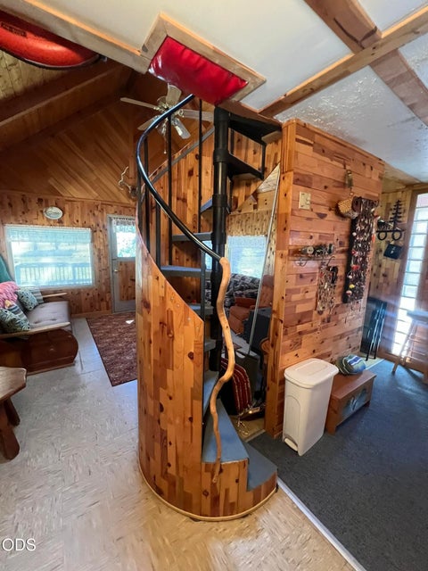 Tiny photo for 46929 Glendale Street, Chiloquin, OR 97624 (MLS # 220226854)