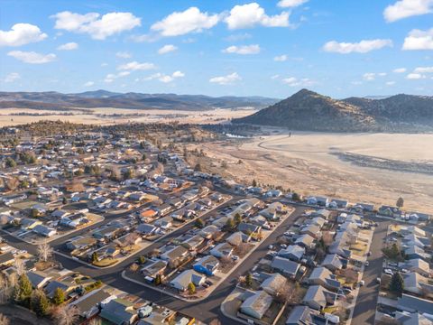 Tiny photo for 986 NE Mahogany Street, Prineville, OR 97754 (MLS # 220215457)