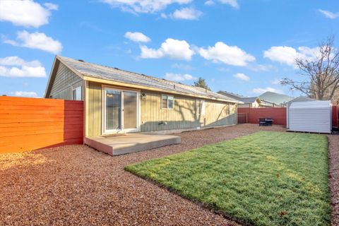 Tiny photo for 986 NE Mahogany Street, Prineville, OR 97754 (MLS # 220215457)