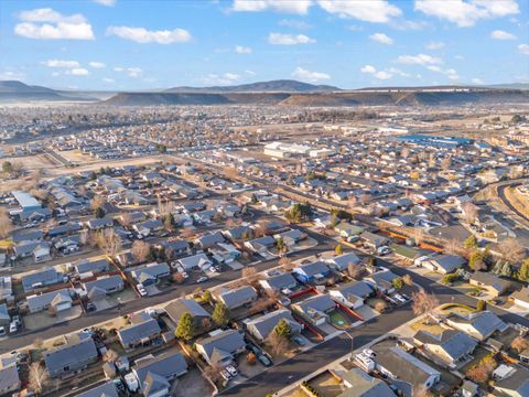 Tiny photo for 986 NE Mahogany Street, Prineville, OR 97754 (MLS # 220215457)