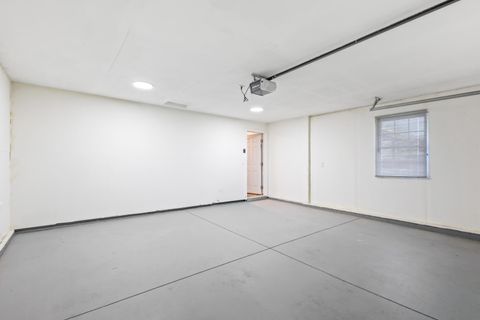 Tiny photo for 986 NE Mahogany Street, Prineville, OR 97754 (MLS # 220215457)