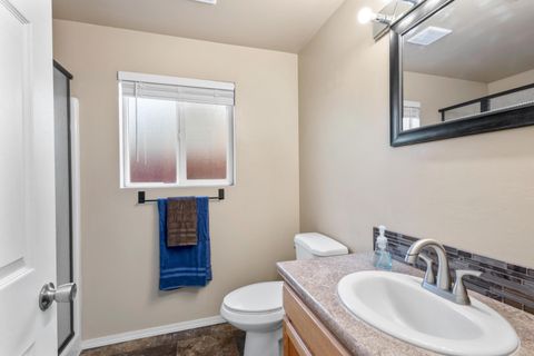 Tiny photo for 986 NE Mahogany Street, Prineville, OR 97754 (MLS # 220215457)