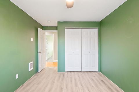 Tiny photo for 986 NE Mahogany Street, Prineville, OR 97754 (MLS # 220215457)