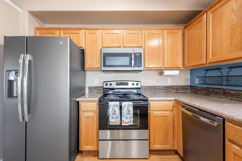 Tiny photo for 986 NE Mahogany Street, Prineville, OR 97754 (MLS # 220215457)