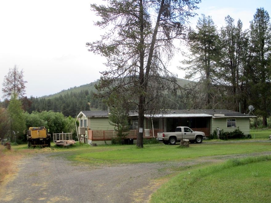 Williamson Riverfront! 2 Bedroom 2 Bath Manufactured Home & Shop. This is the ideal location for the Fishing Enthusiast. 2 Tax Lots totaling 2.16 Acres with nearly 270' of Williamson River Frontage. 2nd lot also has septic system for RV etc. Within Minutes of Sprague River, Agency Lake, Wood River Wetlands, & Crater Lake National Park.