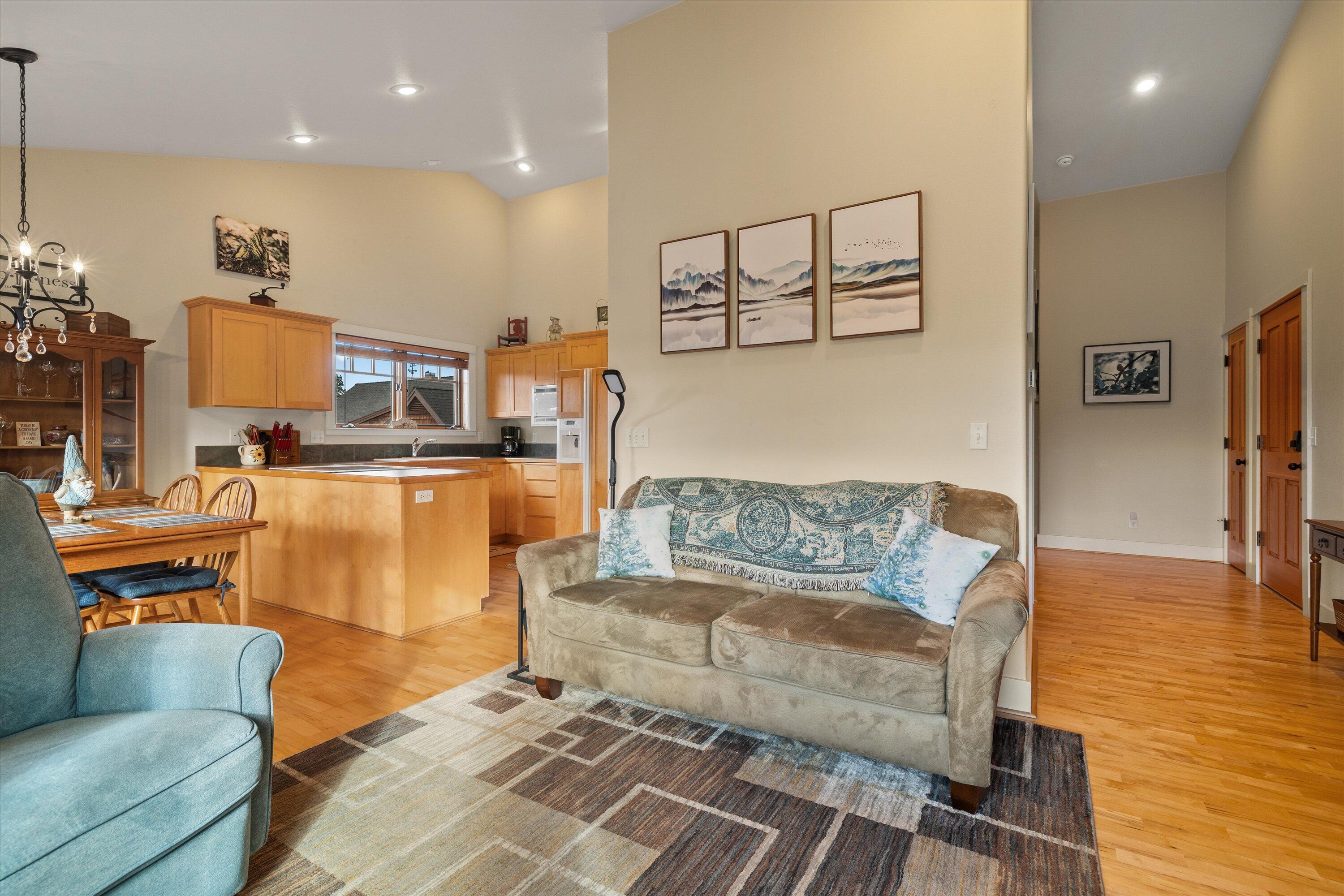 568 W Jefferson Avenue
