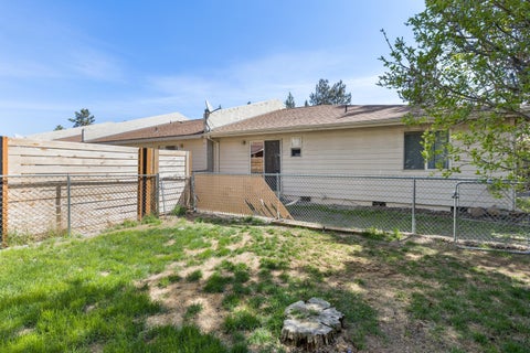 Tiny photo for 986 SE Centennial Street, Bend, OR 97702 (MLS # 220226675)