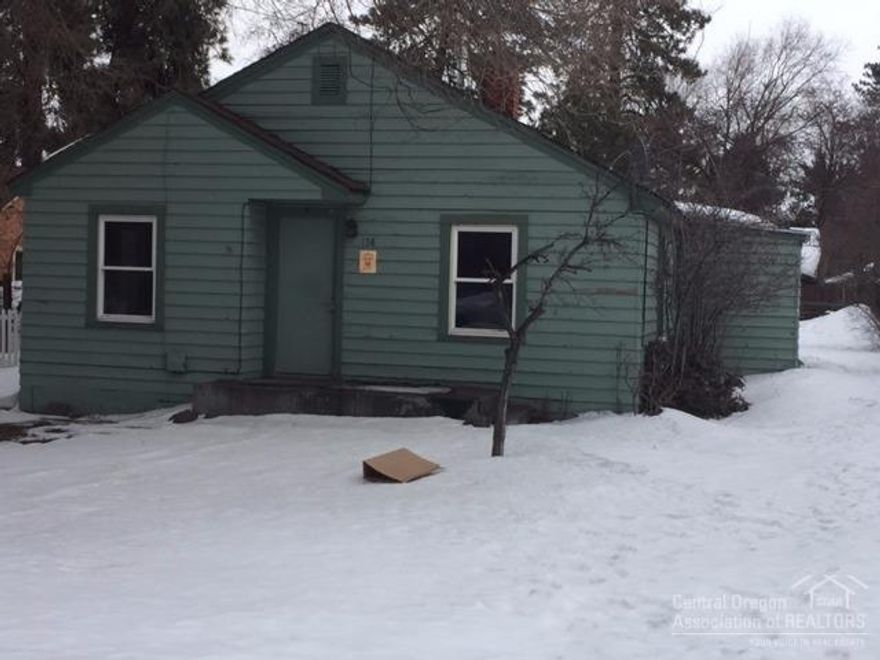 RM lot with 1945 home that needs cosmetic makeover. Close proximity to town, Old Mill, Jaycee Park around the corner. Great investment opportunity. New gas furnace.