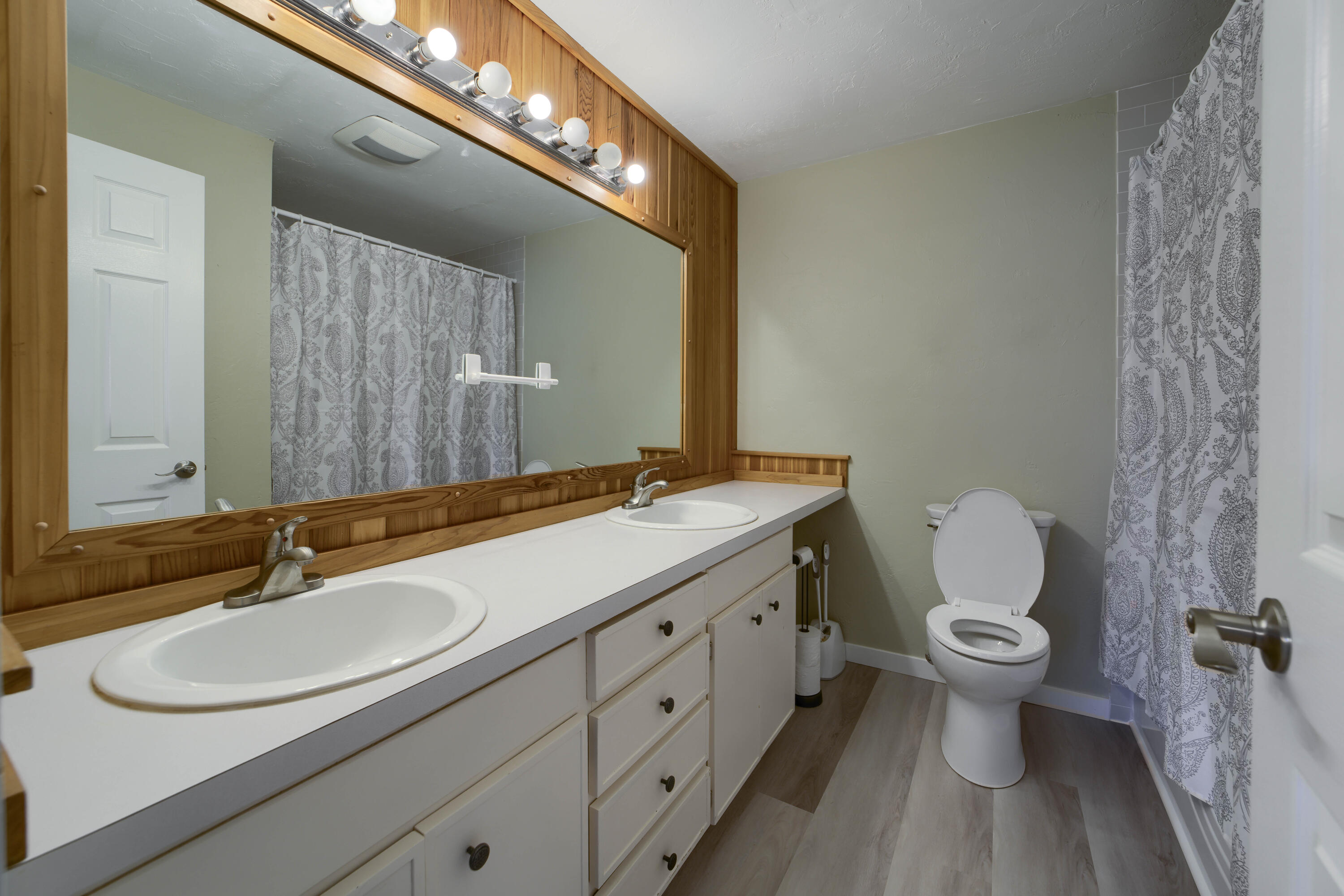 Hunters Circle - Residential