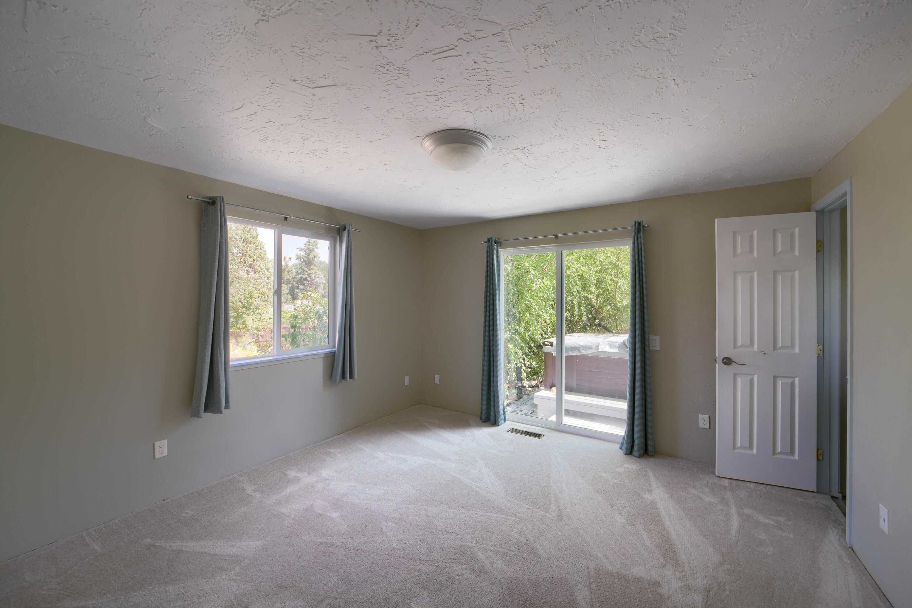 Hunters Circle - Residential