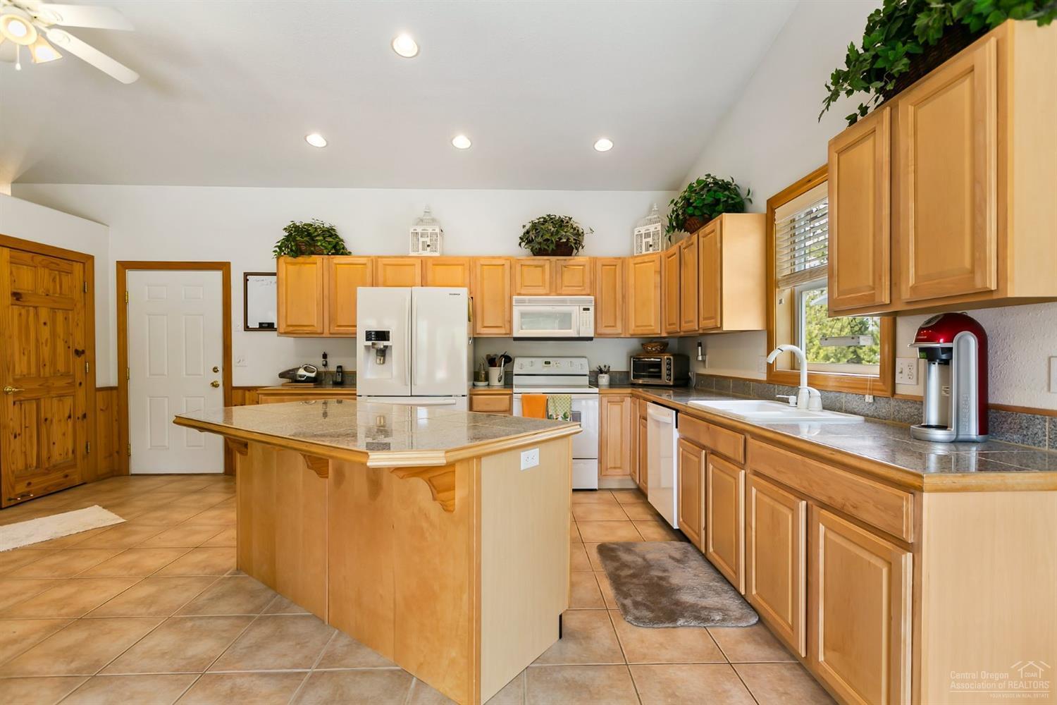 Sun Forest Estates - Residential