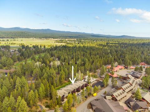 Photo of 57057 Abbot House Lane # 8, Sunriver, OR 97707 (MLS # 220220561)