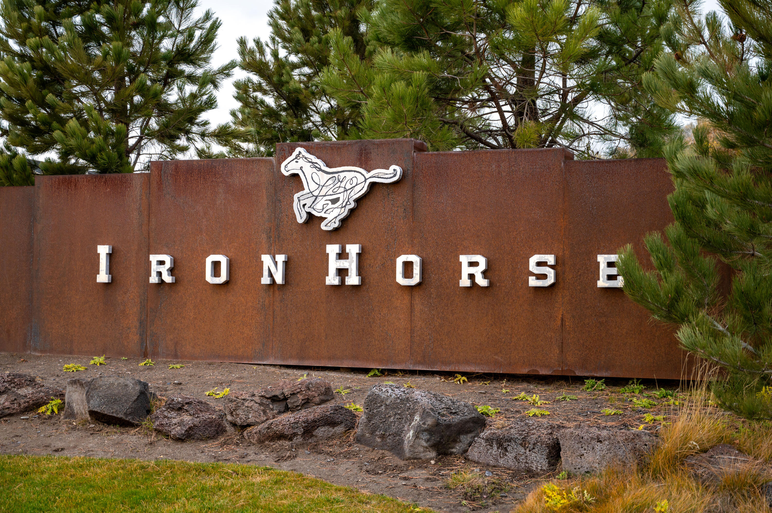 Ironhorse - Land