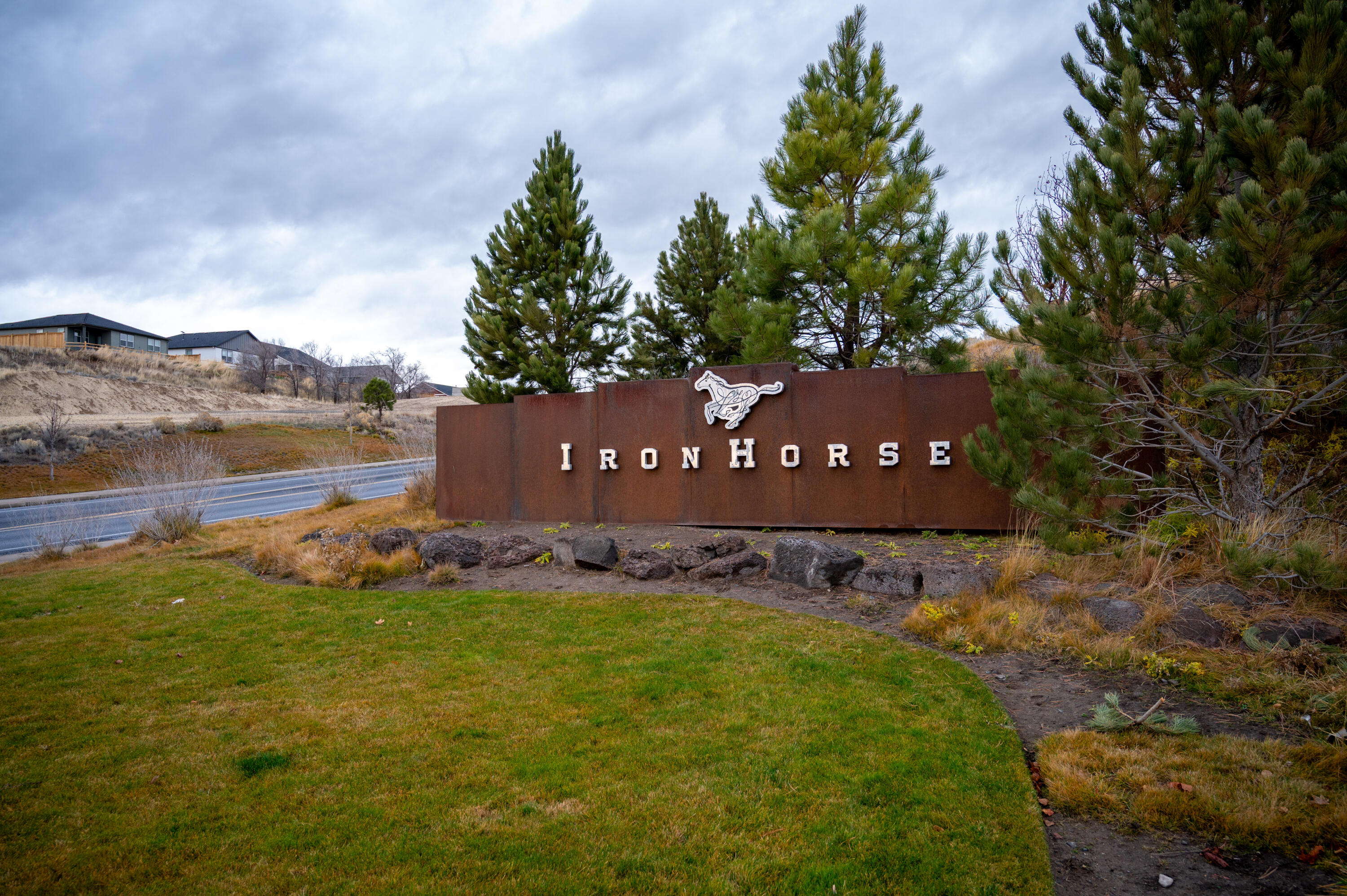 Ironhorse - Land