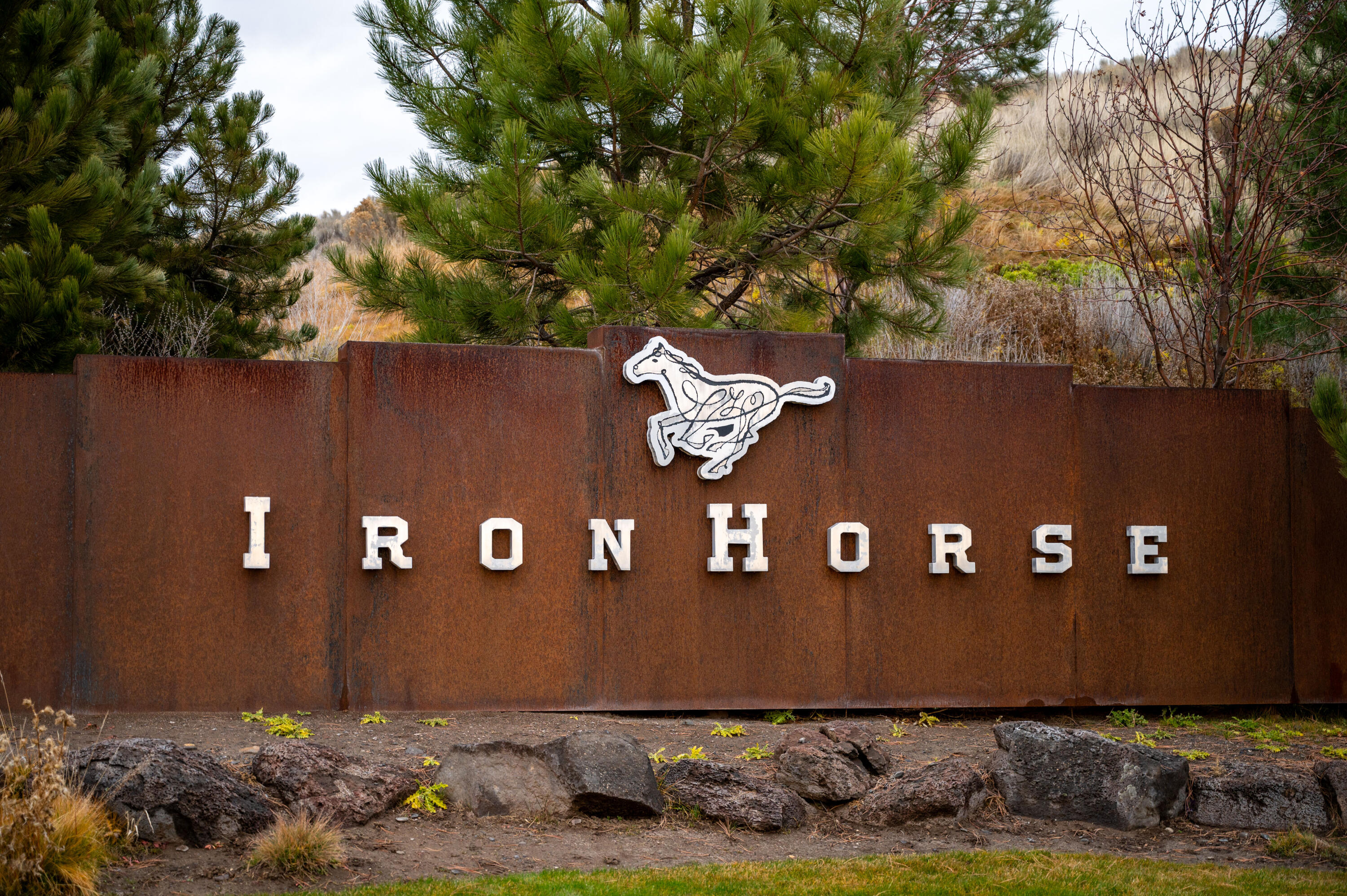 Ironhorse - Land
