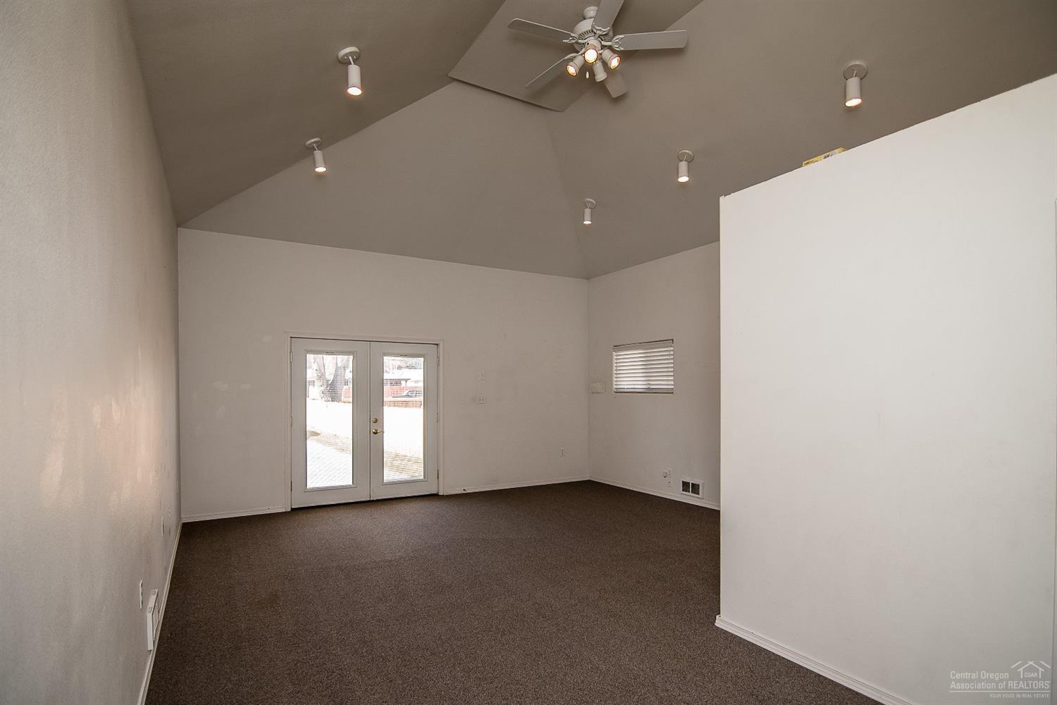 Oregon + Western - Residential