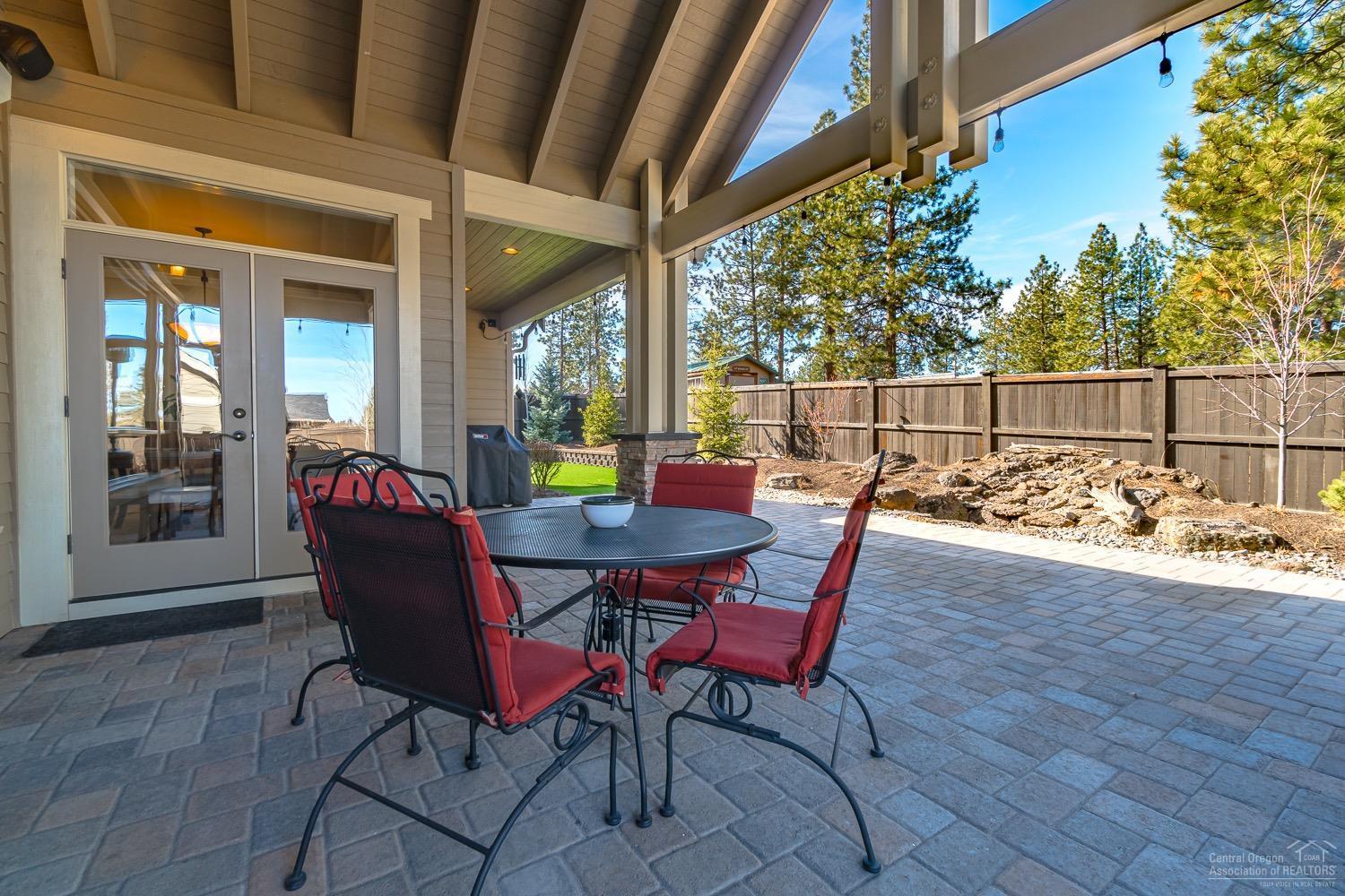 Three Pines - Residential