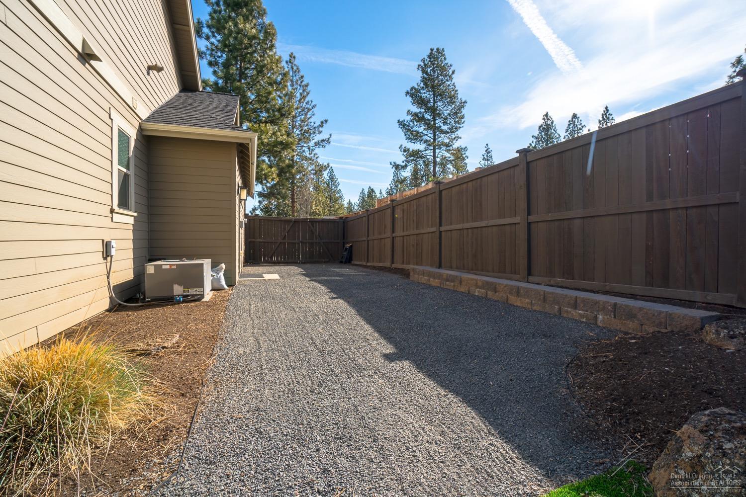 Three Pines - Residential