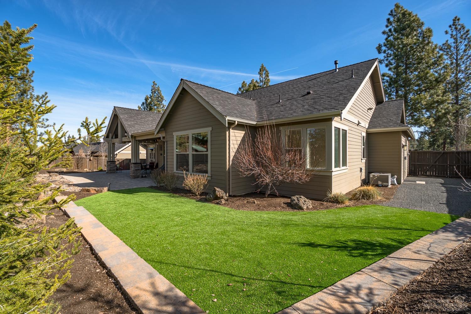 Three Pines - Residential