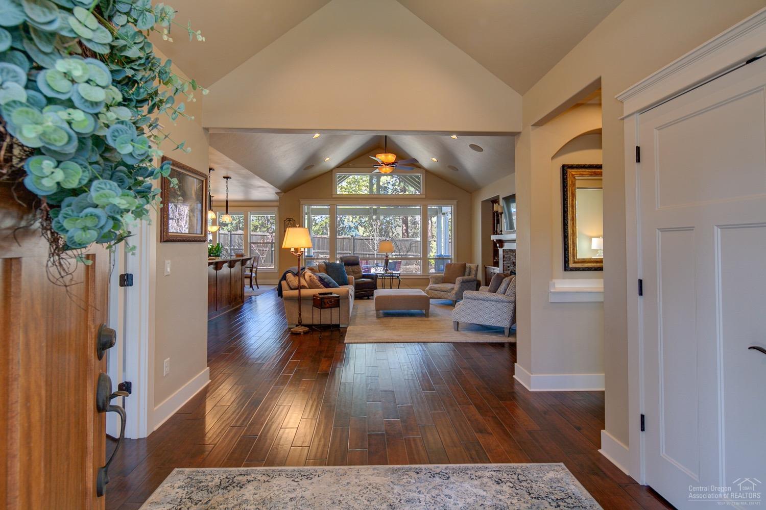 Three Pines - Residential