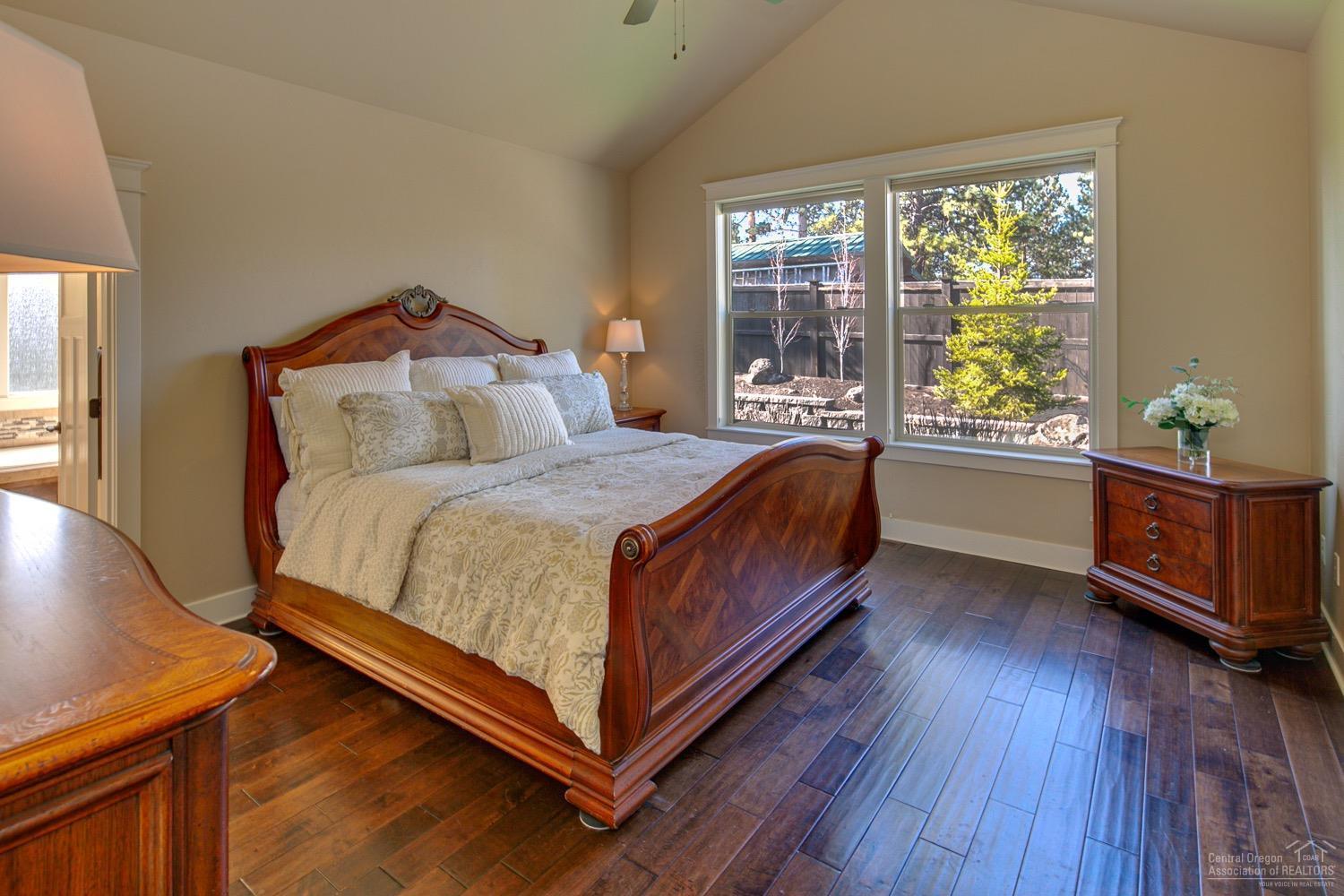 Three Pines - Residential