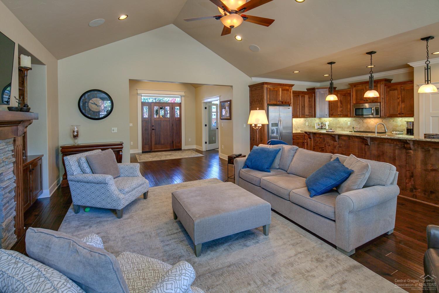 Three Pines - Residential