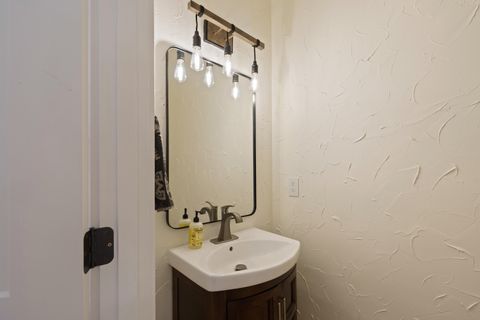 Tiny photo for 875 NW Fort Clatsop Street, Bend, OR 97703 (MLS # 220220246)