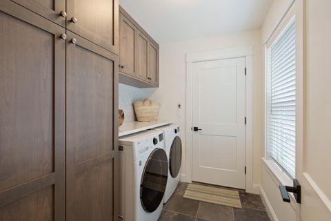 Tiny photo for 875 NW Fort Clatsop Street, Bend, OR 97703 (MLS # 220220246)