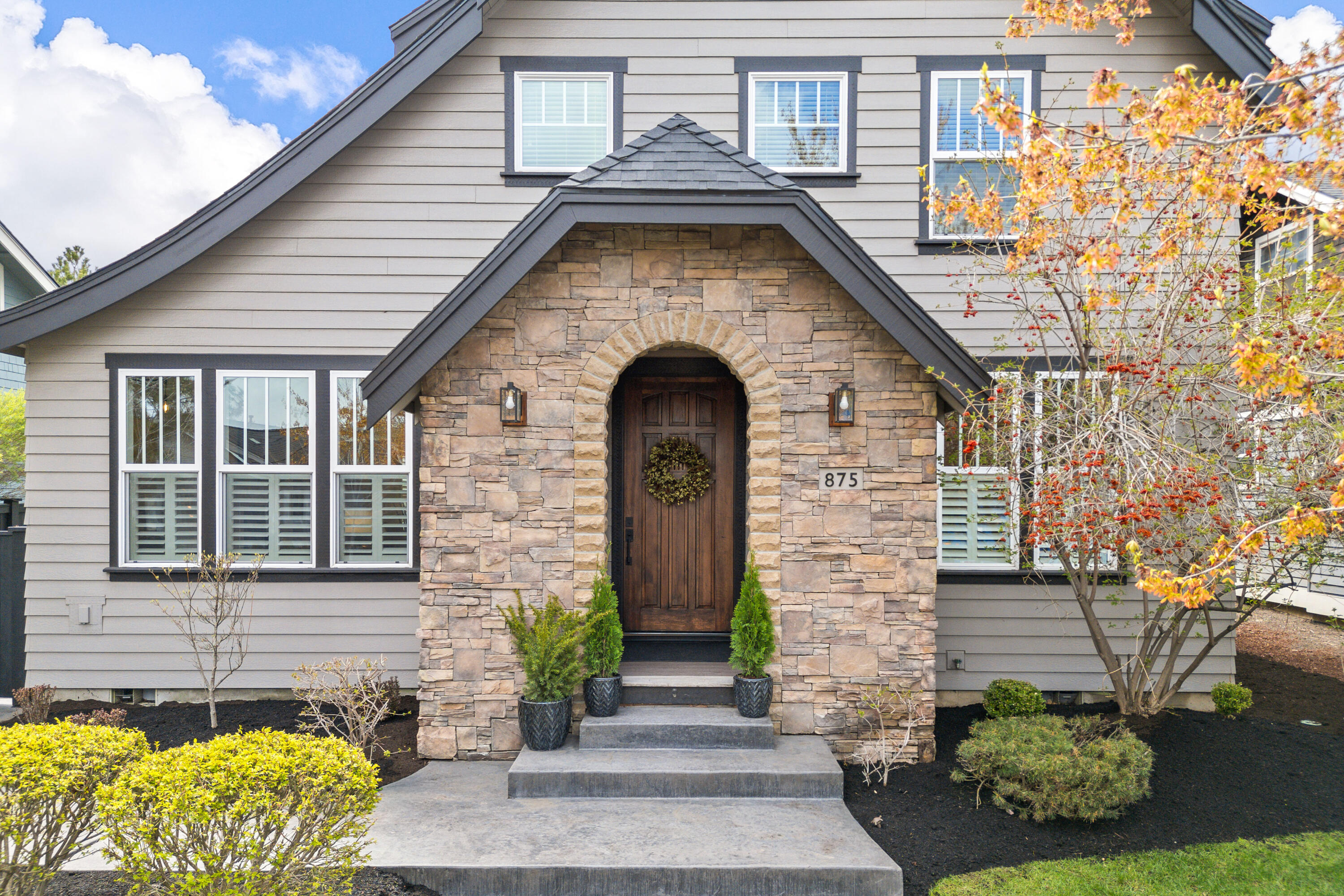 875 NW Fort Clatsop Street