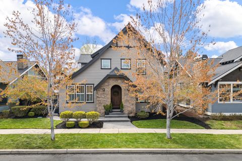 Photo of 875 NW Fort Clatsop Street, Bend, OR 97703 (MLS # 220220246)