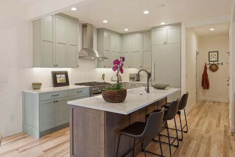 Tiny photo for 875 NW Fort Clatsop Street, Bend, OR 97703 (MLS # 220220246)