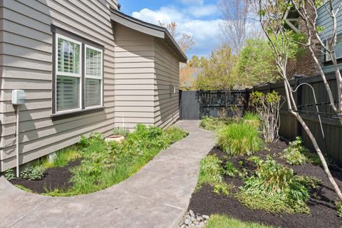 Tiny photo for 875 NW Fort Clatsop Street, Bend, OR 97703 (MLS # 220220246)